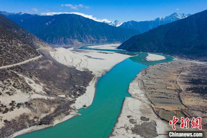 航拍米林丹娘佛掌沙丘景點?！『闻罾?攝