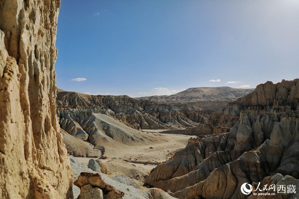 傍晚的札達(dá)土林。人民網(wǎng) 李海霞攝