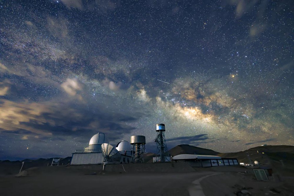 絕美暗夜星空。貢覺(jué)群培攝