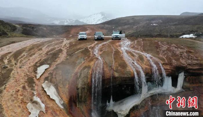 四川康定:越野車多次開進鈣化灘相關部門介入調(diào)查