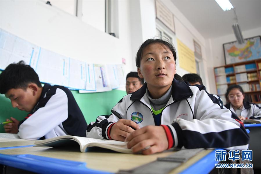 （體育·專題）（21）足球——踢球吧！草原女孩