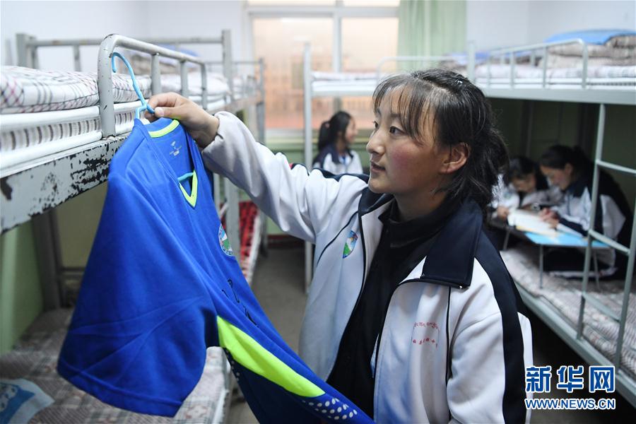 （體育·專題）（24）足球——踢球吧！草原女孩