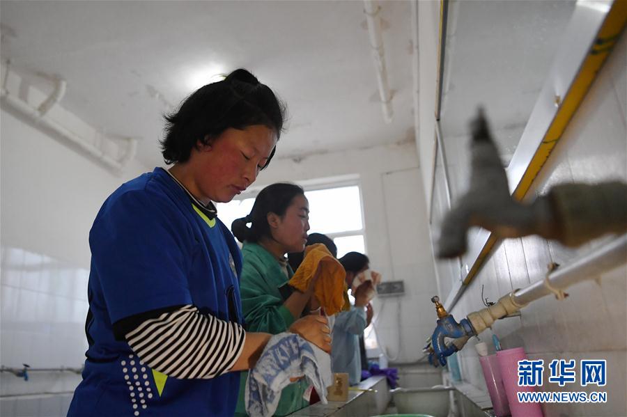 （體育·專題）（25）足球——踢球吧！草原女孩