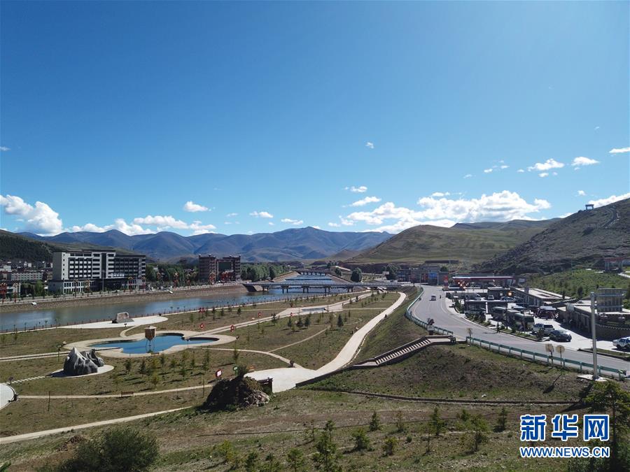 (圖文互動)(1)云端鋪就幸福路——四川甘孜州脫貧奔小康一線見聞