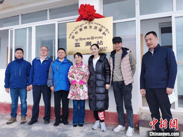 揭牌儀式現(xiàn)場(chǎng)?！垪?攝