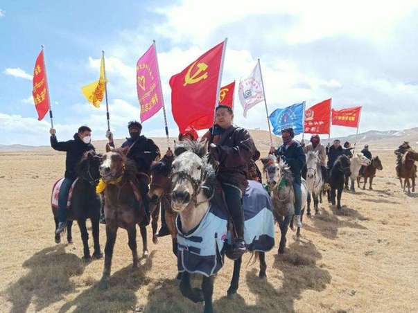 青海瑪沁:馬背宣講隊(duì)助推“1號(hào)”文件入腦走心
