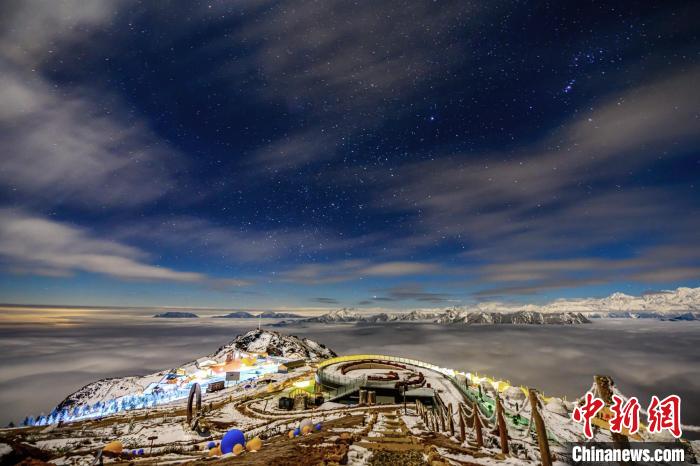牛背山星空。　黃業(yè)文 攝