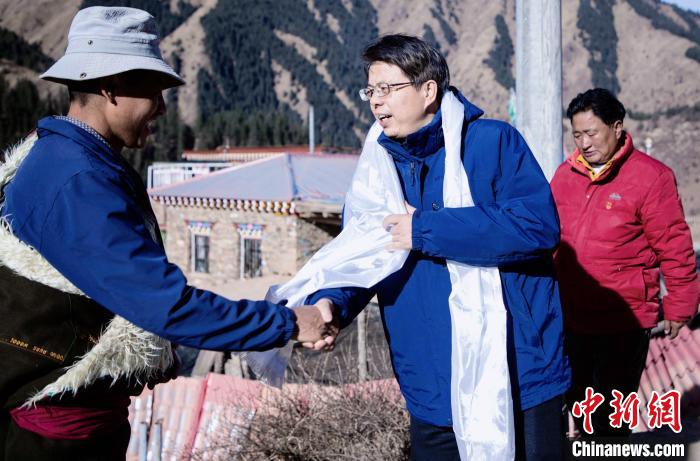 上海市援青干部聯(lián)絡(luò)組組長(zhǎng)馮志勇:“口碑是最好的牌子”