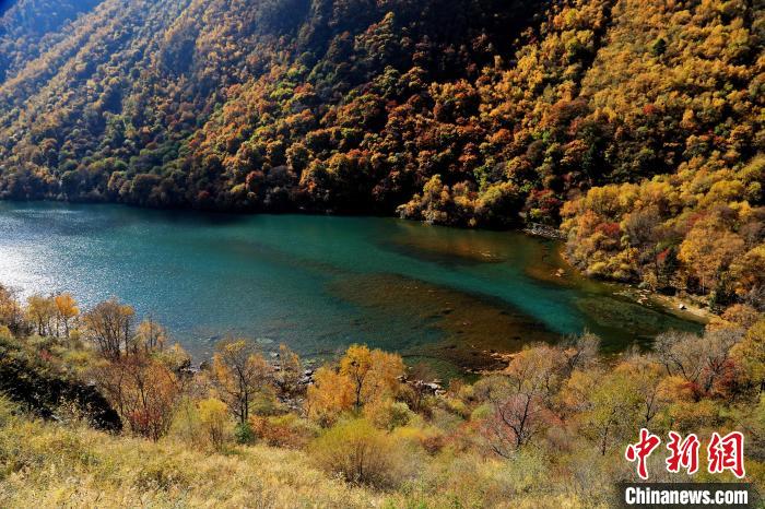 松坪溝風光。　何清海 攝