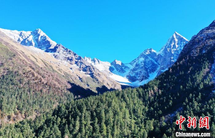 畢棚溝景區(qū)風(fēng)光?！“苍?攝