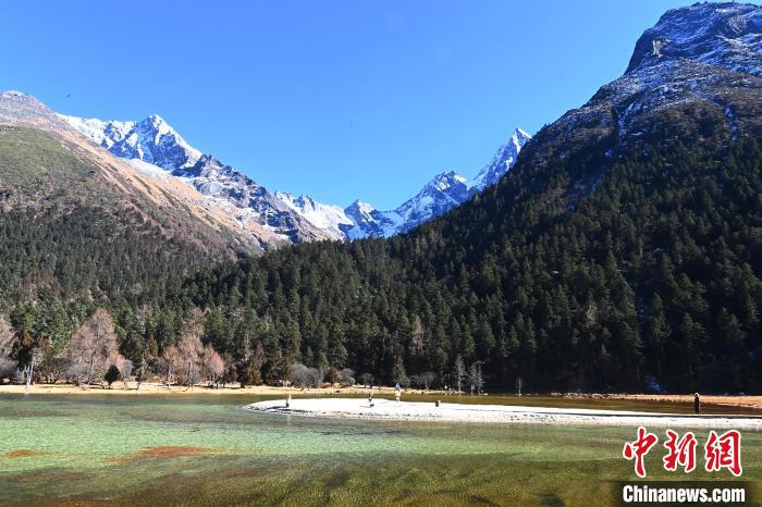 畢棚溝景區(qū)風(fēng)光?！“苍?攝