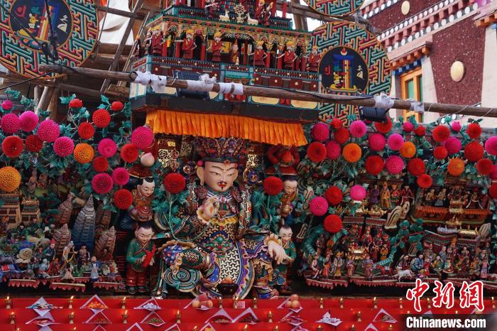 圖為塔爾寺酥油花展局部?！●R銘言 攝