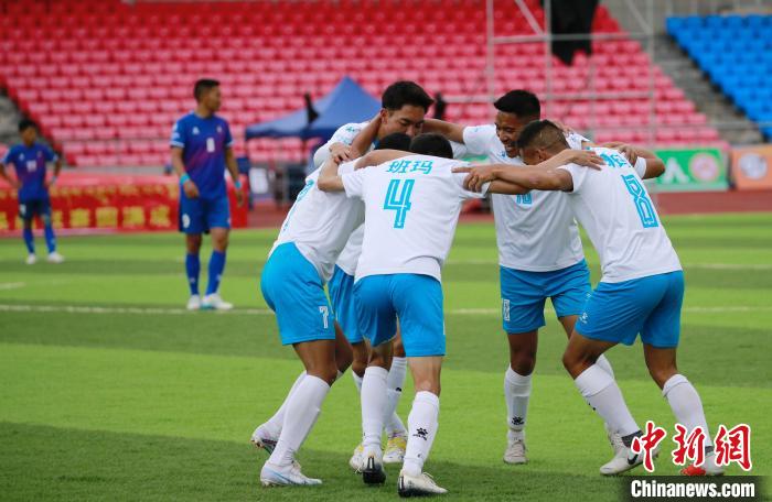 圖為班瑪隊(duì)隊(duì)員慶祝進(jìn)球?！●R銘言 攝