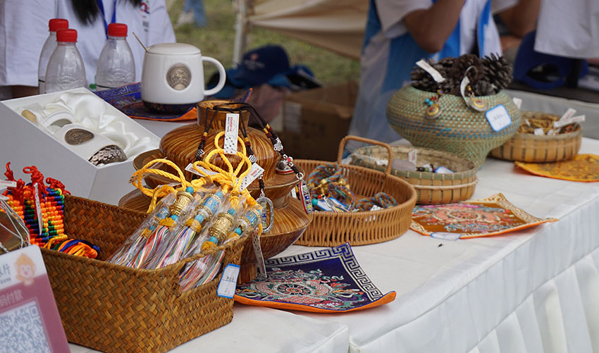 文創(chuàng)產(chǎn)品展示。章紅梅攝