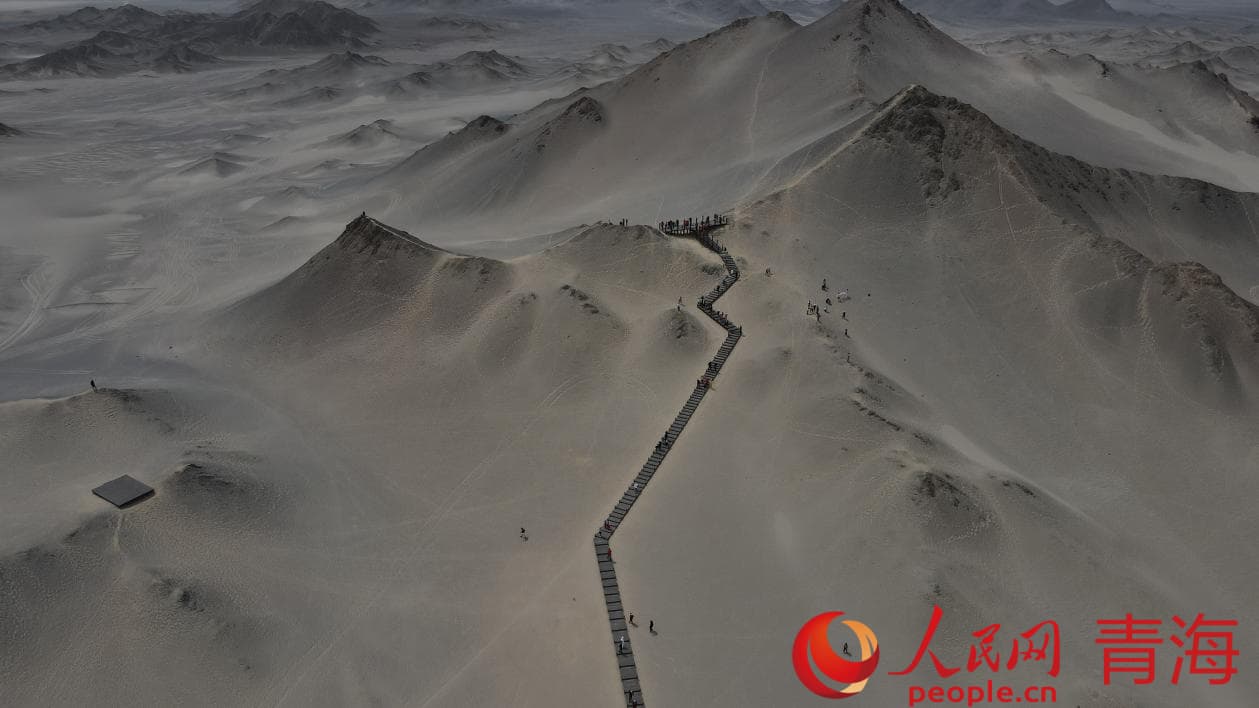 黑獨山旅游棧道。人民網(wǎng) 況玉攝