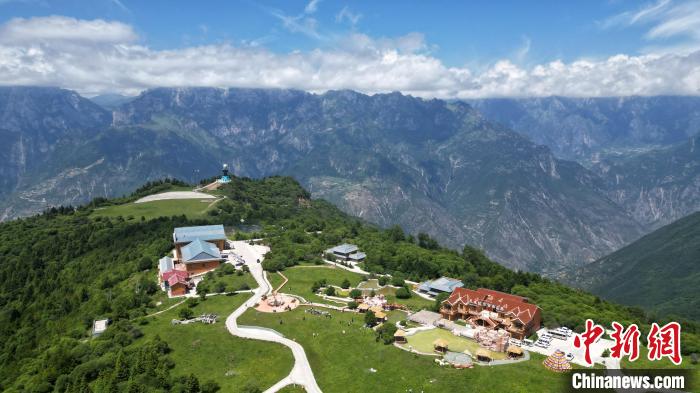 來(lái)“藏鄉(xiāng)江南”舟曲沉浸式體驗(yàn)“簪花之路”