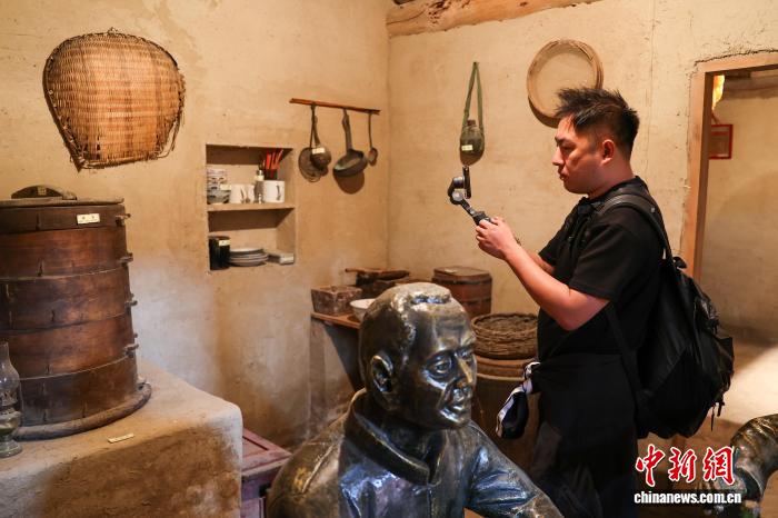 探訪青海共和沙珠玉鄉(xiāng)治沙歷史展覽館