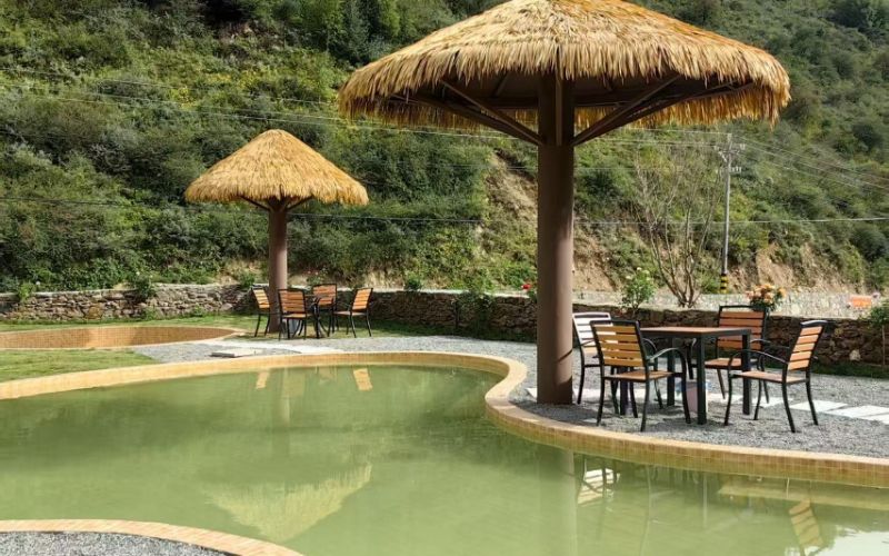 興疆溝溫泉。道孚縣融媒體中心供圖