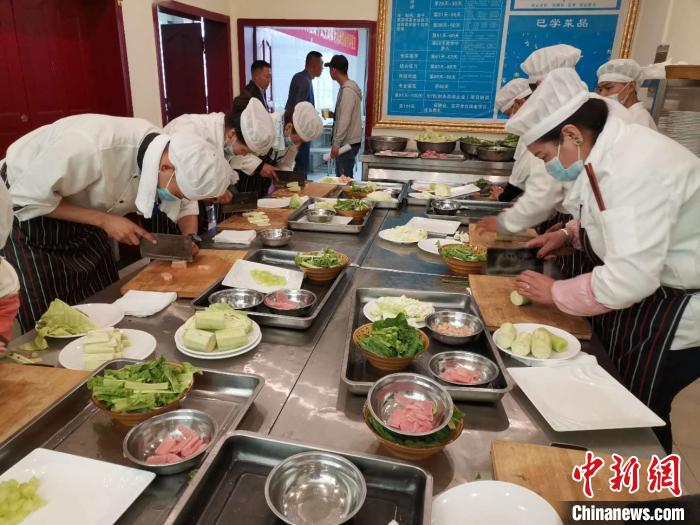 拉薩聚焦高校畢業(yè)生、農(nóng)牧民就業(yè)任務(wù)指標(biāo)均超額完成