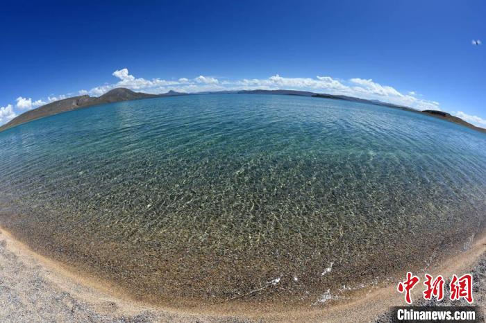 錯鄂湖水清澈透明?！?lt;a target='_blank' ></p><p  align=