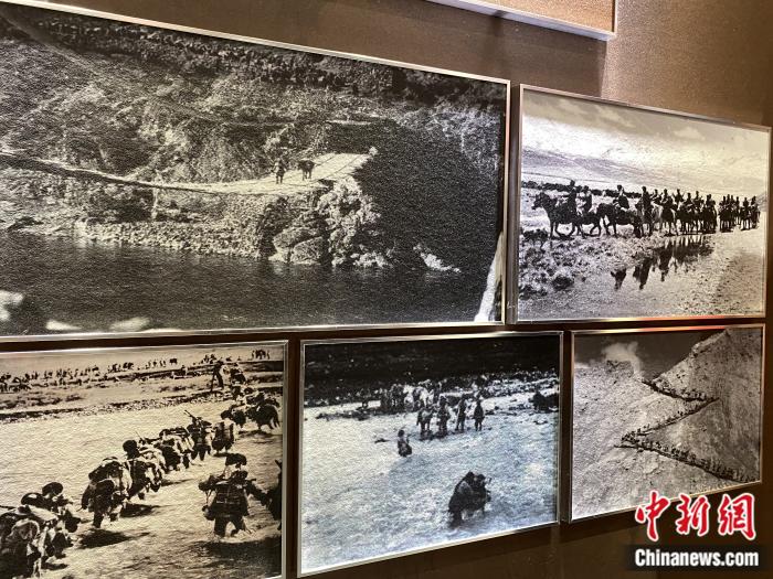 紅樓內(nèi)展廳，圖為昌都戰(zhàn)役中的人民解放軍。彭寧鈴 攝