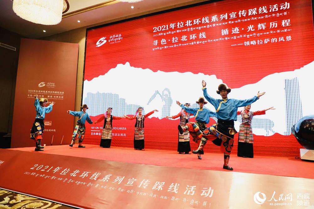 文藝表演。人民網(wǎng) 次仁羅布攝