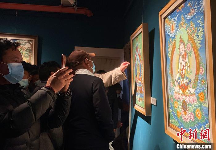 11月17日，由西藏自治區(qū)文學(xué)藝術(shù)界聯(lián)合會(huì)主辦的第七屆“見(jiàn)即愿滿”西藏精品唐卡展在拉薩拉開(kāi)帷幕。 <a target='_blank' href='/'><p  align=