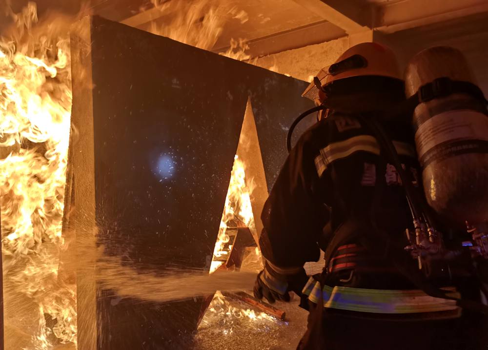 真火內(nèi)攻實(shí)操訓(xùn)練。