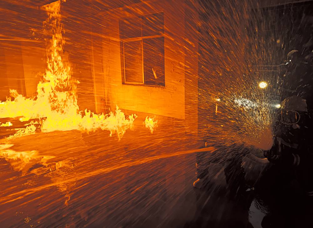 滅火救援演練，畫面震撼。