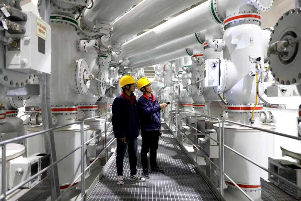 進(jìn)行日常檢查。吳雛音 攝