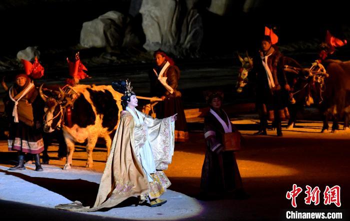 3月17日，西藏拉薩，《文成公主》大型史詩劇演出現(xiàn)場?！±盍?攝