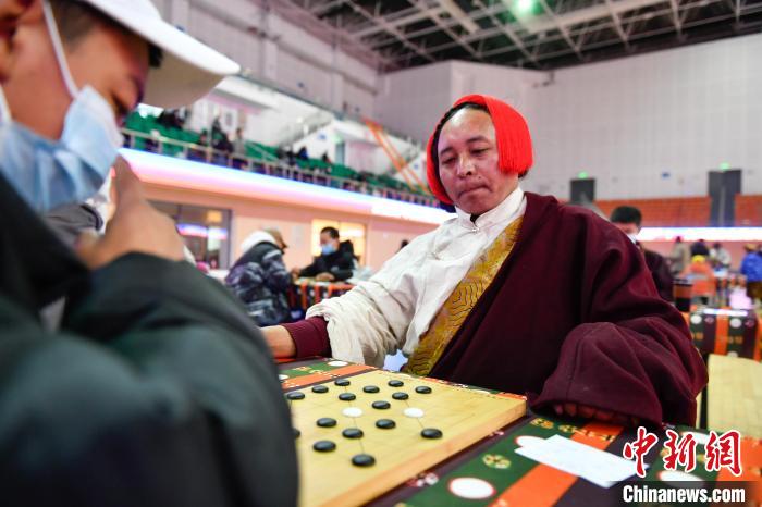 圖為比賽現(xiàn)場?！∝暩聛硭?攝