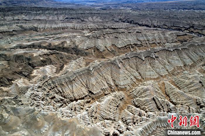 4月5日，西藏阿里札達(dá)土林。(無人機(jī)照片) 李林 攝