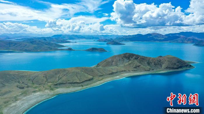 圖為羊卓雍措風(fēng)光。資料圖 山南市旅游發(fā)展局供圖