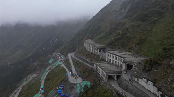 幾代建設(shè)者，歷經(jīng)半個(gè)多世紀(jì)完成！這是一條怎樣的公路？