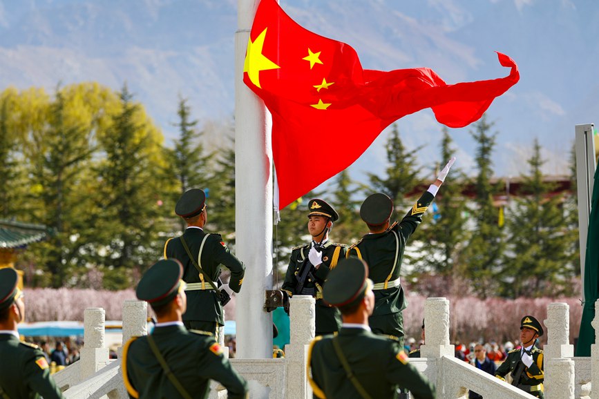 升旗儀式現(xiàn)場。