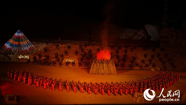 《文成公主》大型史詩劇演出現(xiàn)場。人民網(wǎng)記者 劉凡攝