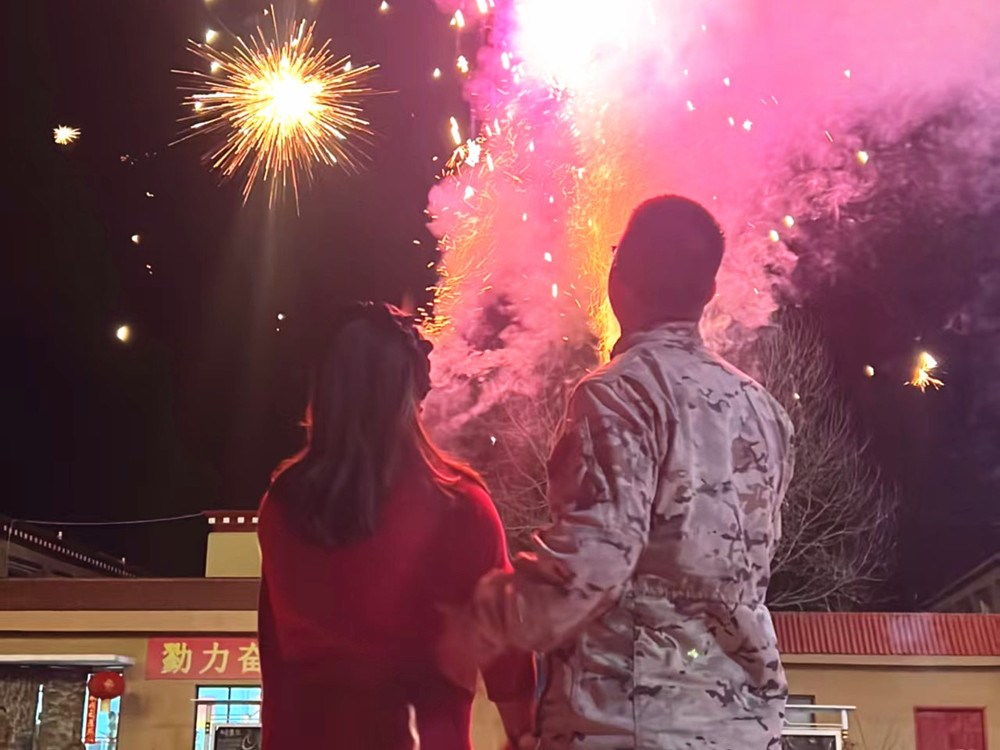 來隊家屬的溫馨瞬間?；粢綌z