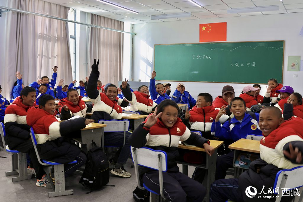 安置在定日縣委黨校讀書的學(xué)生。人民日?qǐng)?bào)記者 鮮敢攝