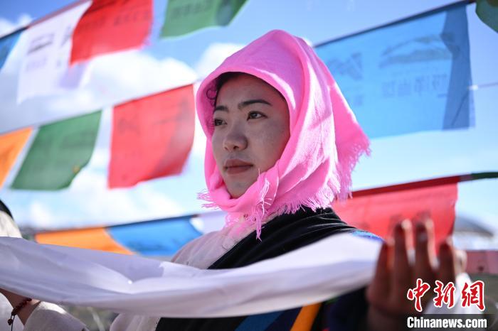 西藏:“情定當(dāng)雄”篝火鍋莊晚會(huì)開啟拉薩文旅盛宴