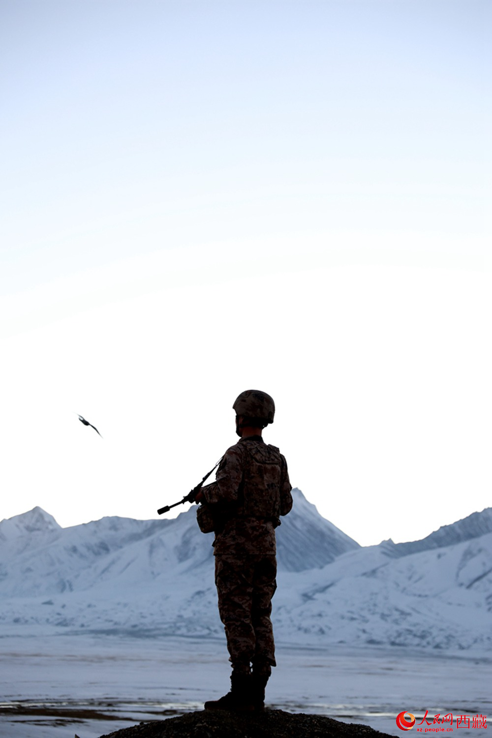 官兵在站崗。人民日報記者 瓊達卓嘎攝