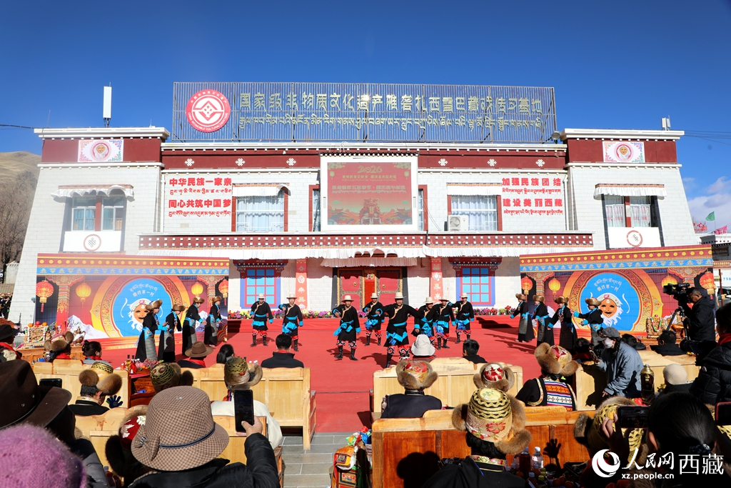 雅礱“村晚”鬧新春。人民網(wǎng)記者 吳雨仁攝