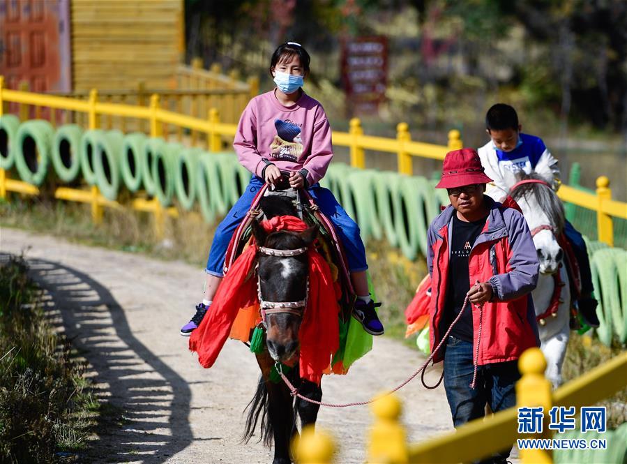 （全面建成小康社會(huì)“百城千縣萬(wàn)村調(diào)研行”·圖文互動(dòng)）（2）青?？?yáng)村：“光棍村”的華麗轉(zhuǎn)身