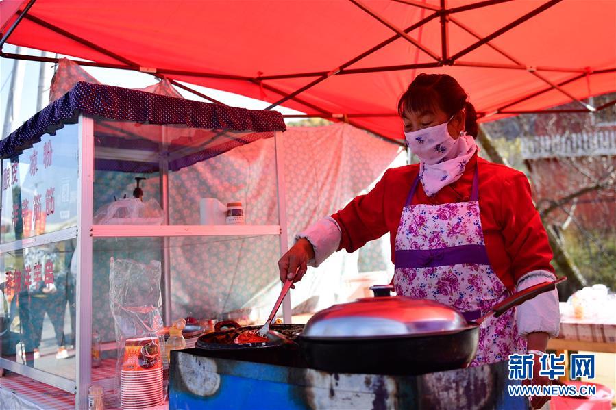 （全面建成小康社會“百城千縣萬村調(diào)研行”·圖文互動）（6）青?？柎澹骸肮夤鞔濉钡娜A麗轉(zhuǎn)身