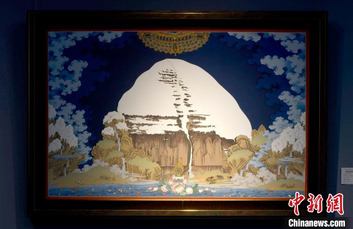 圖為5月16日，展覽中新創(chuàng)唐卡作品《岡底斯山》?！±盍?攝