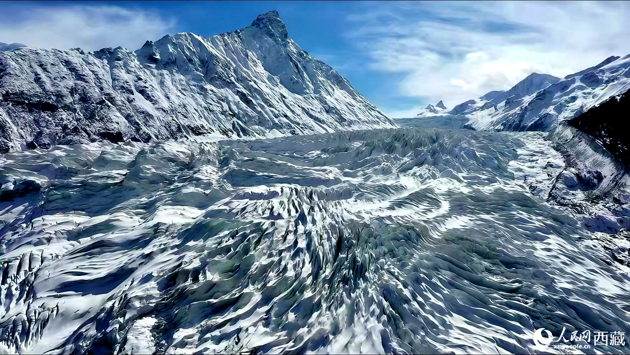 依噶冰川位于那曲市嘉黎縣尼屋鄉(xiāng)。