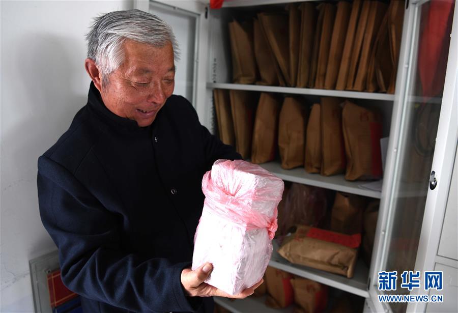 （圖片故事）（2）年介濤：將為烈士尋親進(jìn)行到底